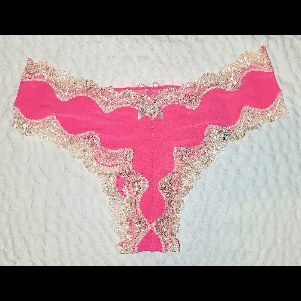 VTG New VS Women's Victoria's Secret Very Sexy Cheeky Pink Panty Size M NWT